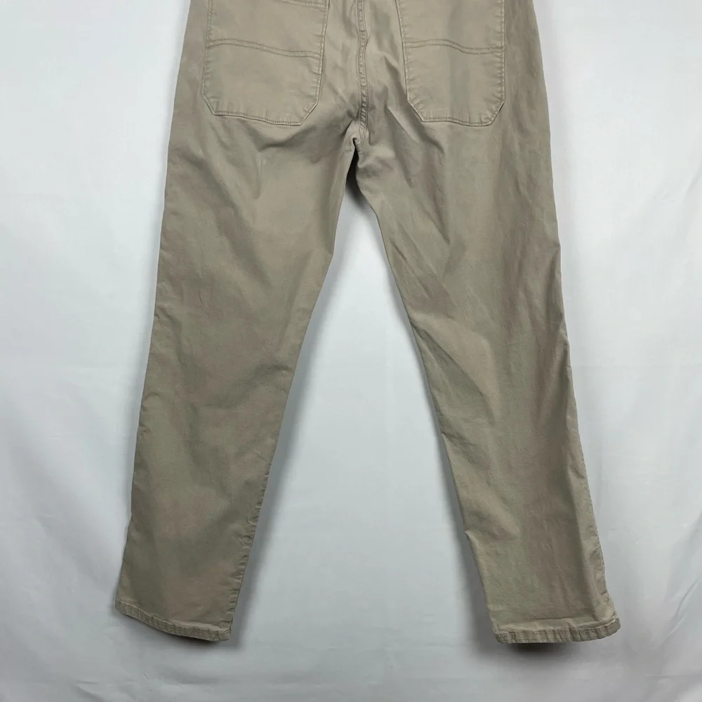 Signature by Levi Strauss Men's Relaxed Khaki Jeans 36